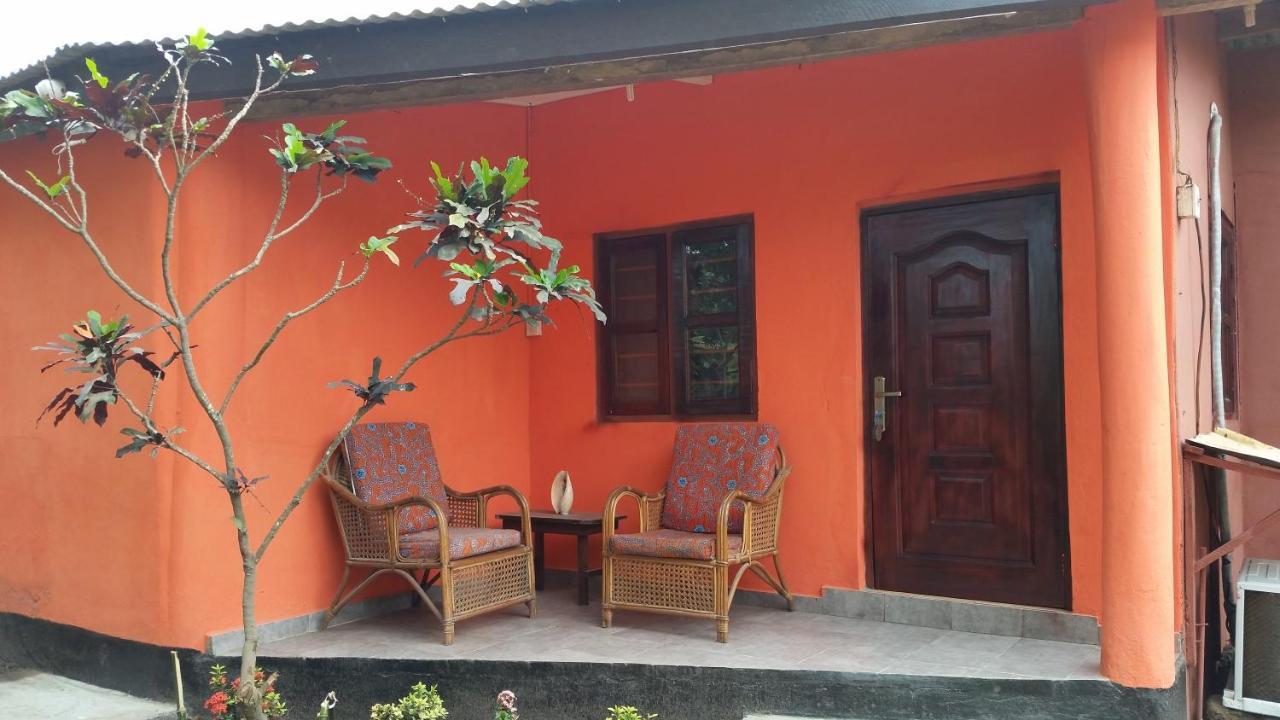 Big Milly'S Backyard Hotell Kokrobite Exteriör bild